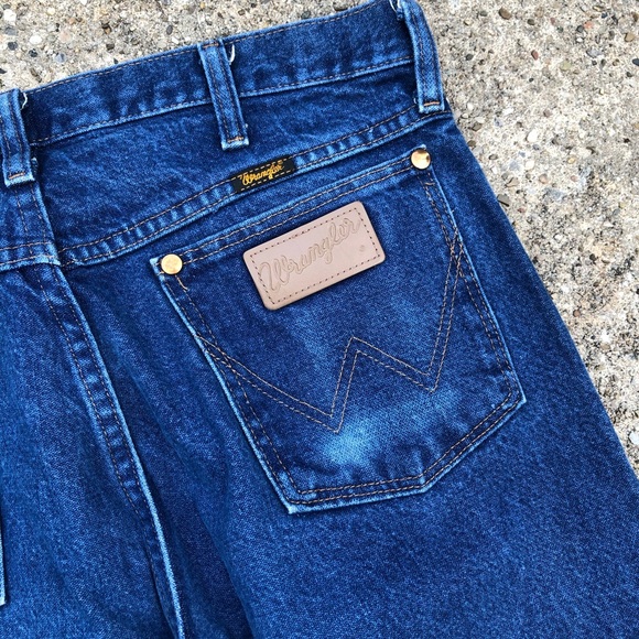 SOLD Wrangler dark wash straight leg cowboy jeans - Picture 9 of 9